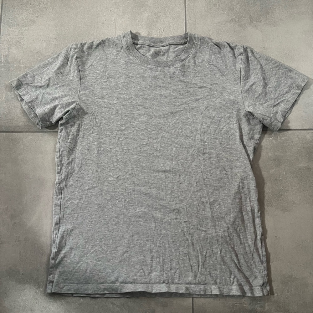 Men’s Small Basic Gray Tee Shirt